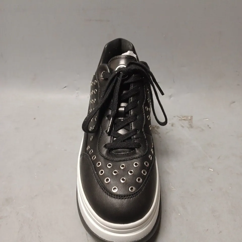 BOXED PAIR OF MICHAEL KORS HAYES LACE UP TRAINERS - UK SIZE UNSPECIFIED