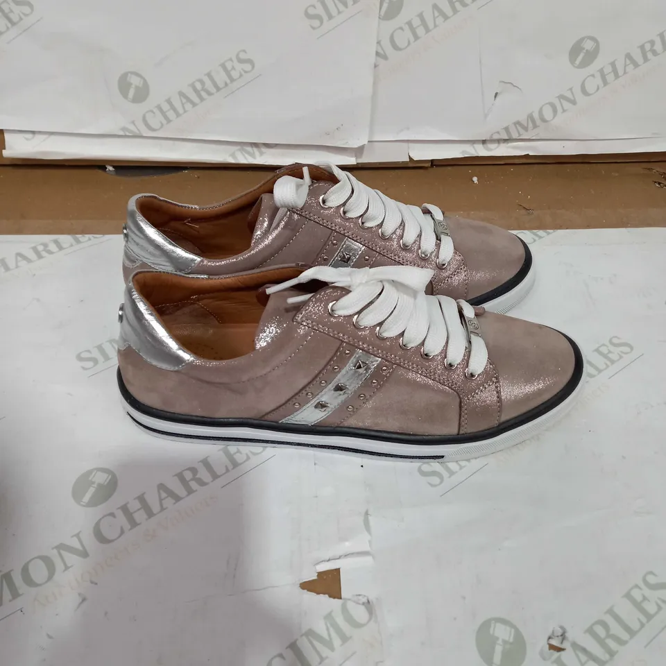 ALFINA TAUPE METALLIC LEATHER TRAINER SIZE 41