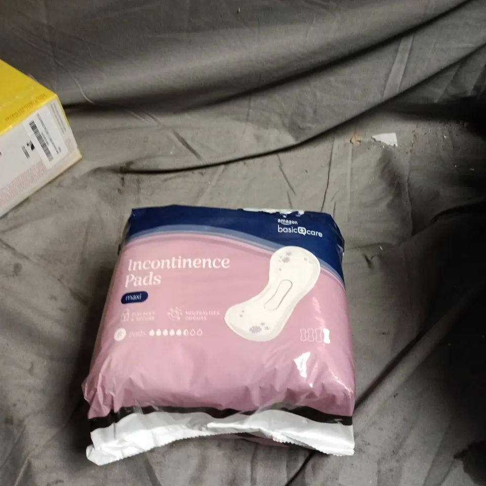 BOX OF APPROXIMATELY 20 ASSORTED ITEMS INCLUDING SWAN FILTER TIPS , INCONTINENCE PADS AND KETTLE & IRON DESCALER 