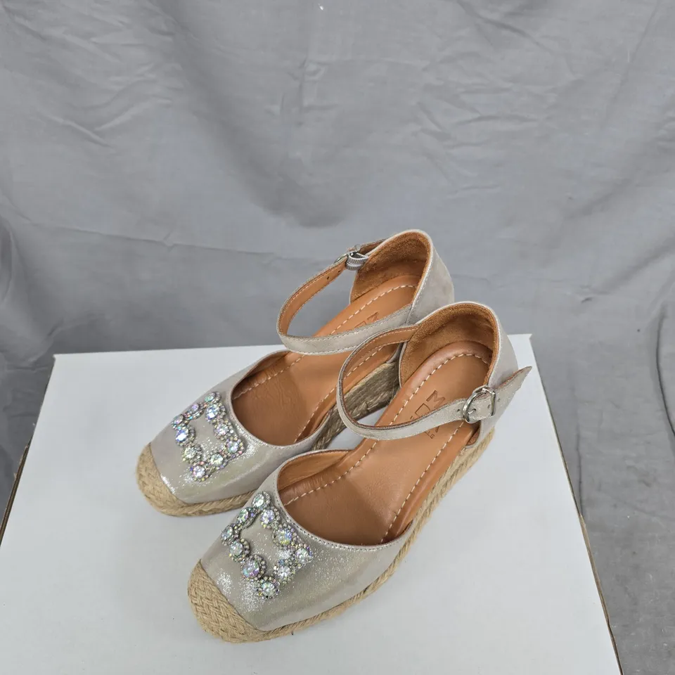 MODA IN PELLE SILVER ESPADRILLE WEDGE SANDALS WITH ANKLE STRAP UK 7