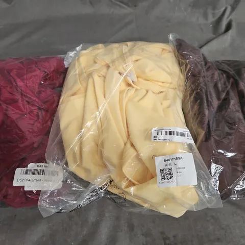 APPROXIMATELY 25 ASSORTED CLOTHING AND FASHION PRODUCTS IN VARIOUS STYLES AND SIZES - COLLECTION ONLY