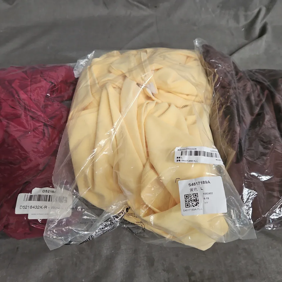 APPROXIMATELY 25 ASSORTED CLOTHING AND FASHION PRODUCTS IN VARIOUS STYLES AND SIZES - COLLECTION ONLY