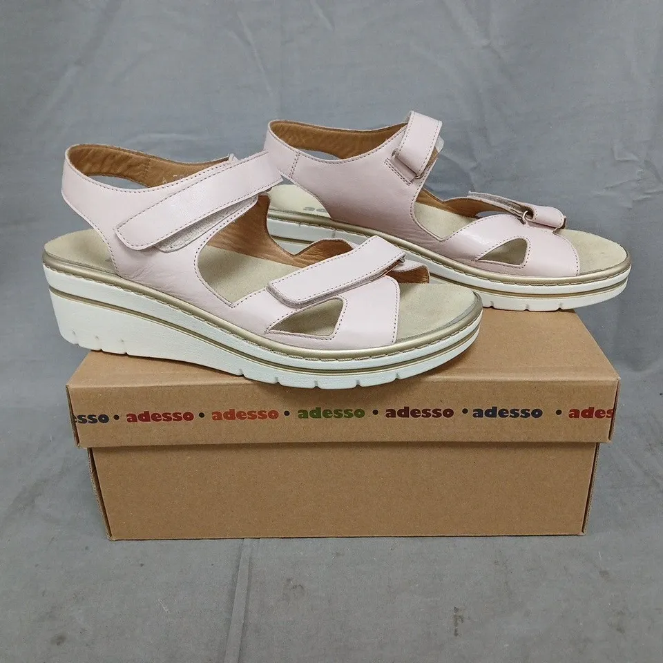 BOXED PAIR OF ADESSO OPEN TOE SANDALS IN PINK SIZE UK 6