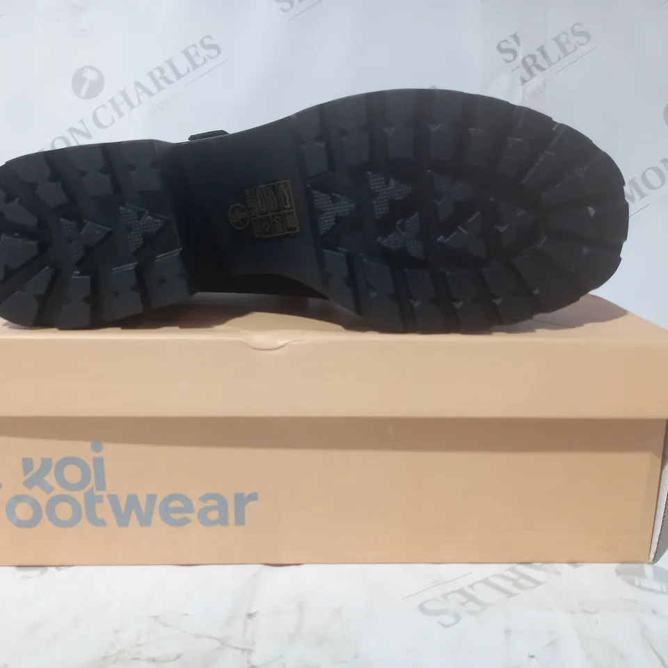 BRAND NEW BOXED PAIR OF KOI VEGAN LEATHER SAI MARY JANES SALEM SPHYNX EDITION SHOES IN BLACK SUEDE/PINK CAT - UK SIZE 6