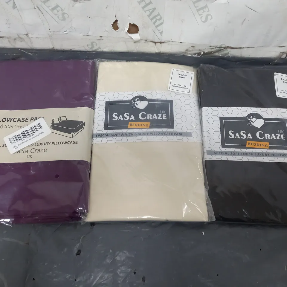 APPROXIMATELY 20 ASSORTED SASA CRAZE PILLOWCASE PAIR IN VARIOUS COLOURS (50x75x17cm)