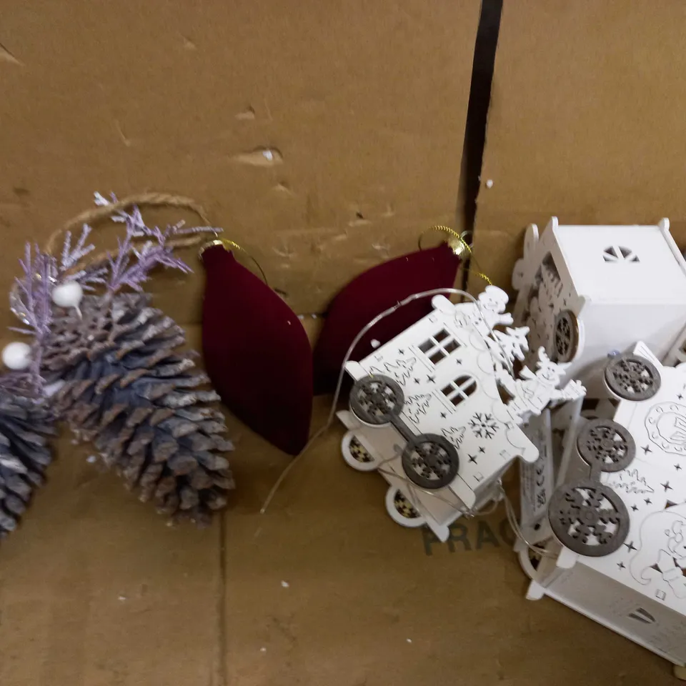 BOX OF 3 ASSORTED HOSUEHOLD ITEMS TO INCLUDE SET OF DECORATIVE PINECONES, SET OF BURGUNDY FLOCKED GLASS FESTIVE DECORATIONS, BATTERY OPERATED WOODEN TRAIN