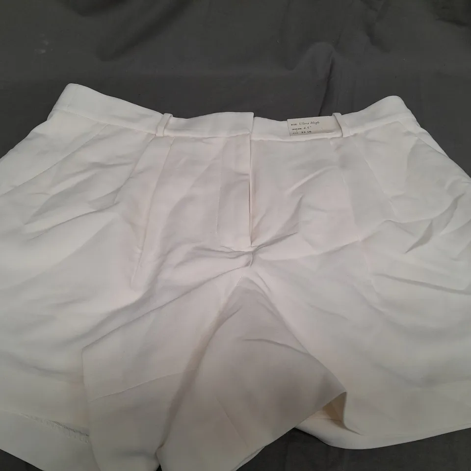 ABERCROMBIE & FITCH ULTRA HIGH SHORTS - 33/16