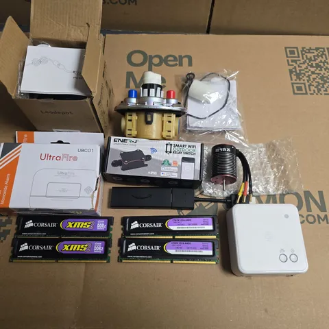 LOT OF 9 ASSORTED TECH ITEMS TO INCLUDE WIFI OUTDOOR RELAY SWITCH, CARBON MONOXIDE ALARM AND MINI MOTOR