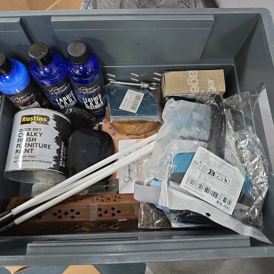 LOT OF ASSORTED HOUSEHOLD ITEMS TO INCLUDE BUILD YOUR OWN BIRDHOUSE, PLASTERS AND TRAVEL UMBRELLA