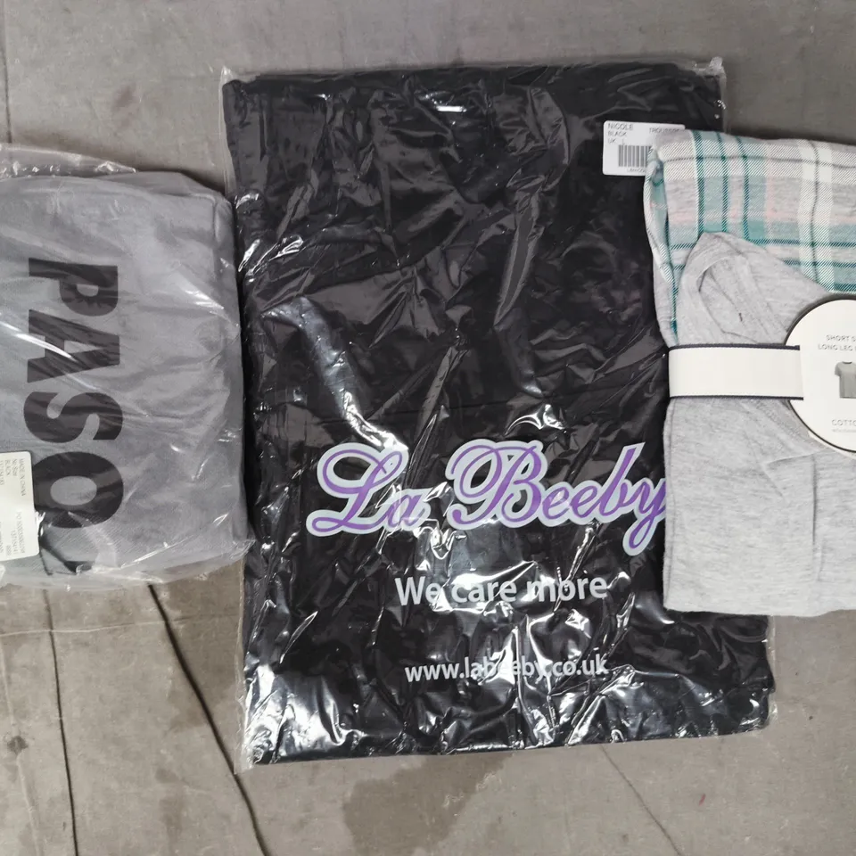 APPROXIMATELY 20 ASSORTED CLOTHING AND FASHION PRODUCTS IN VARIOUS STYLES AND SIZES - COLLECTION ONLY