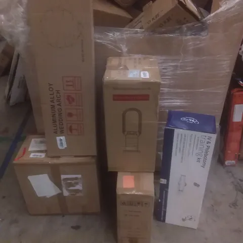PALLET OF ASSORTED ITEMS INCLUDING 