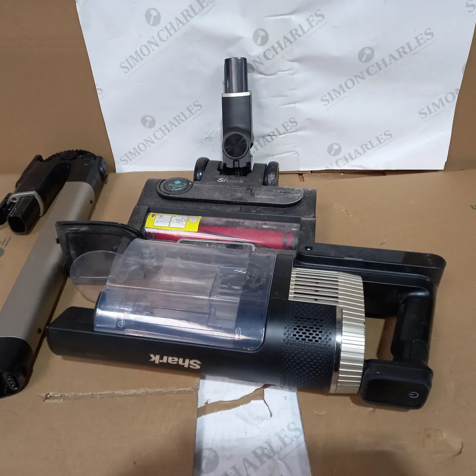 SHARK CORDLESS STICK VACUUM CLEANER PET PRO MODEL