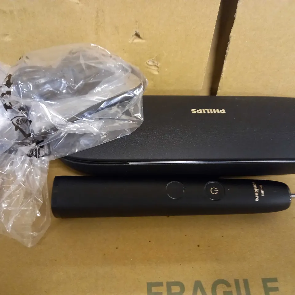 PHILIPS SONICARE DIAMONDCLEAN ELECTRIC TOOTHBRUSH