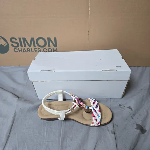 BOX OF ASSORTED HOUSEHOLD ITEMS INCLUDING  WHITE BRAIDED-STRAP SANDAL, GROOMING TRIMMER KIT, DECORATIVE GRAMOPHONE MUSIC BOX, AND PACKAGED BEDDING