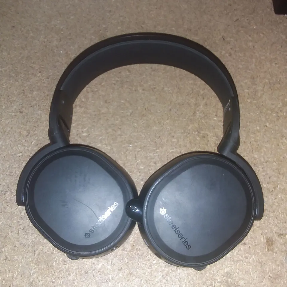 STEELSERIES ARCTIS 7 WIRELESS GAMING HEADSET