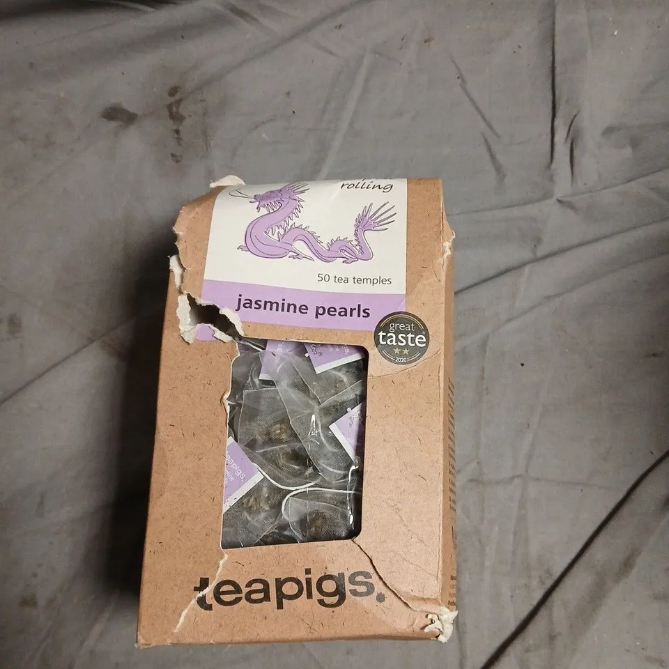 APPROXIMATELY 9 ASSORTED FOOD ITEMS INCLUDING BENS ORIGINAL BIRYANI , ROBINSONS SUMMER FRUITS AND TEAPIGS TEA BAGS