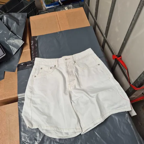 TOPSHOP EDITOR WHITE DENIM SHORTS, UK8