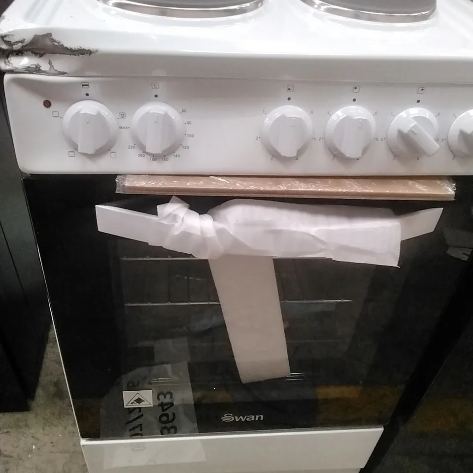 SWAN SX16710W 50CM ELECTRIC SOLID PLATE COOKER - WHITE