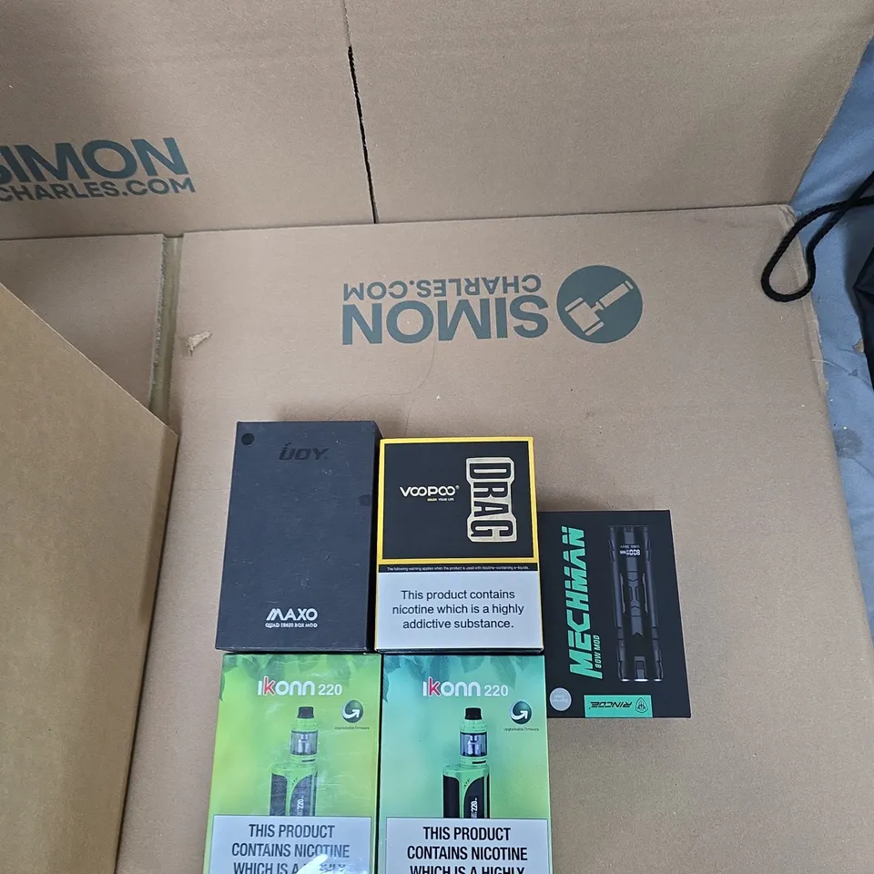BOX OF APPROXIMATELY 45 ASSORTED E-CIGARETTES AND ACCOMPANIMENTS TO INCLUDE: VOOPOO DRAG 2 KIT