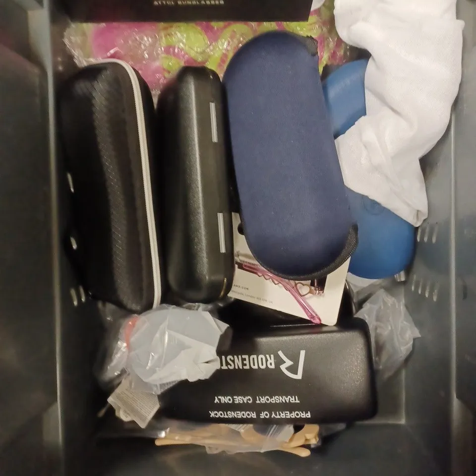APPROXIMATELY 15 ASSORTED SUNGLASSES & SPECTACLES IN VARIOUS BRANDS	