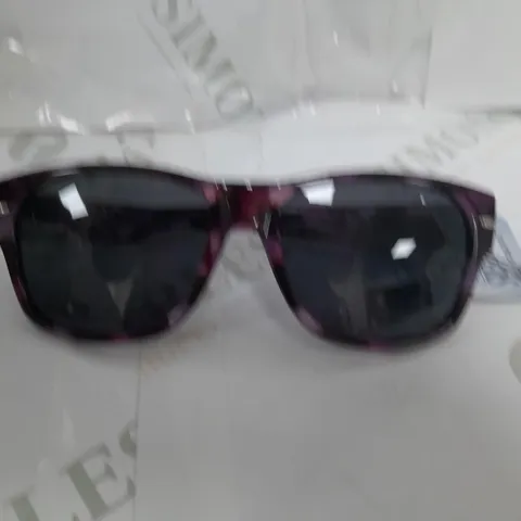 JPE CLASSIC CUNGLASSES WITH CASE IN PURPLE 