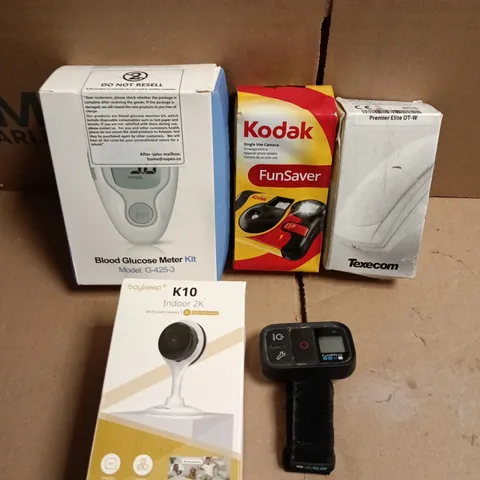 APPROXIMATELY 10 ASSORTED ELECTRICAL PRODUCTS TO INCLUDE WIFI CAMERA, GO PRO REMOTE, INSTANT CAMERA ETC 
