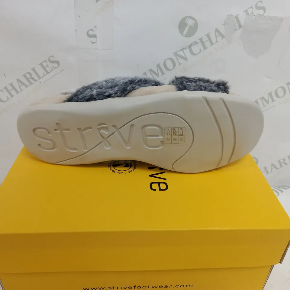 BOXED STRIVE NORA GREY SIZE 6 