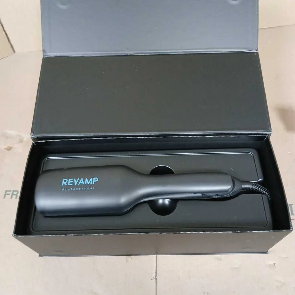 BOXED REVAMP 2-IN-1 BEACH & VOLUME PROFESSIONAL CERAMIC WAVER