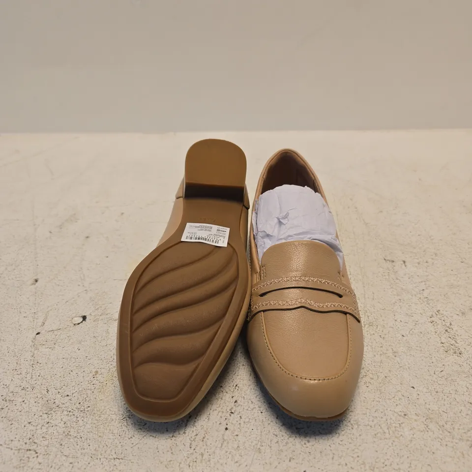 CLARKS JULIET TOP BEIGE LEATHER LOAFER – UK4 (US 6.5)