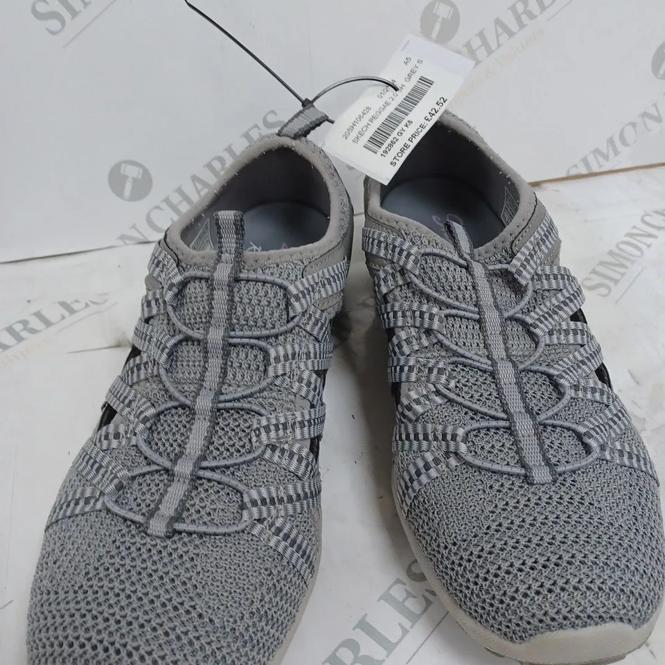 BOXED PAIR OF SKECHERS REGGAE FEST 2.0 FISHERMAN SHOES IN GREY SIZE 6