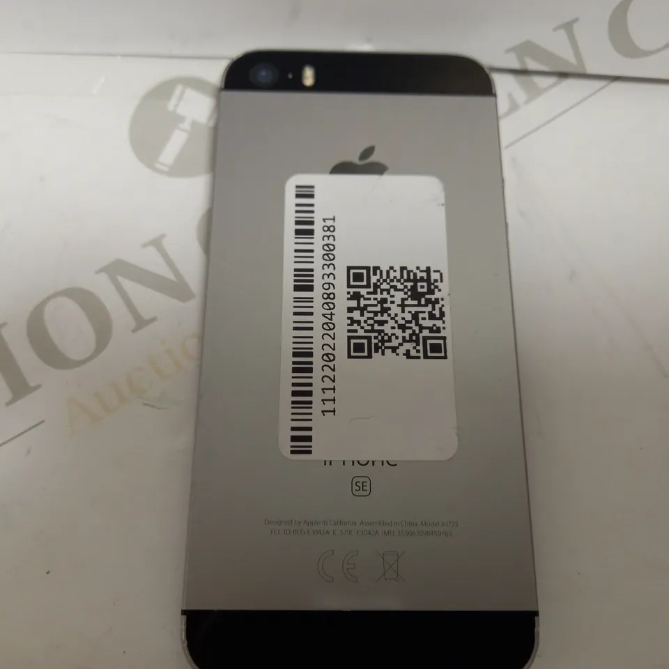 APPLE IPHONE SE (1ST GENERATION) - SILVER 