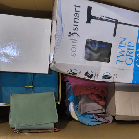 BOX OF APPROXIMATELY 10 ASSORTED ITEMS TO INCLUDE INFLATABLE DECORATIONS, JEWELLERY BOX AND PURSES