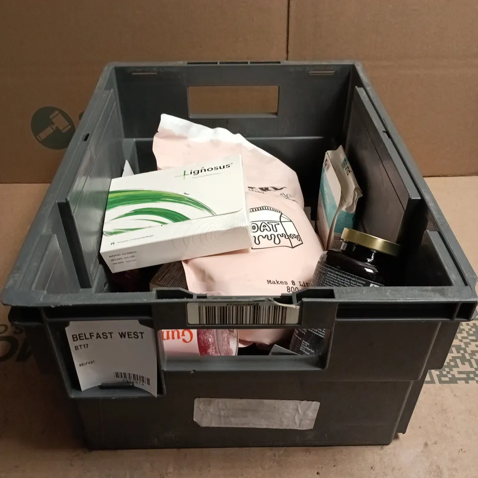 TOTE OF APPROXIMATELY 15 ASSORTED HEALTH/VITAMIN RELATED ITEMS TO INCLUDE OVERHERD OAT DRINK POWDER, LIGNOSUS, APPLE CIDER VINEGAR GUMMIES, GUUDIES, MANUKA HONEY GUMMIES ETC