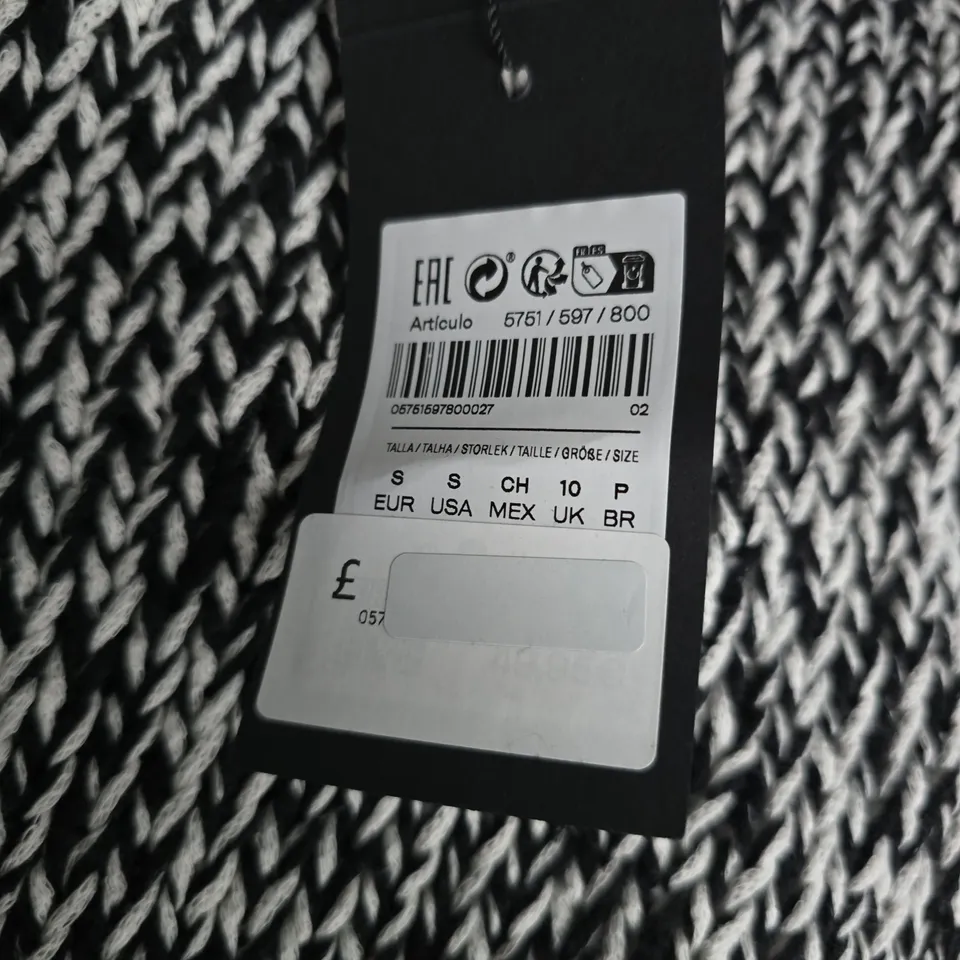 MASSIMO DUTTI KNIT SWEATER – BLACK & WHITE MARLED, UK SIZE S