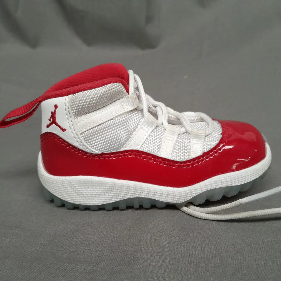 BOXED PAIR OF JORDAN 11 RETRO TRAINERS - KIDS - SIZE 5.5