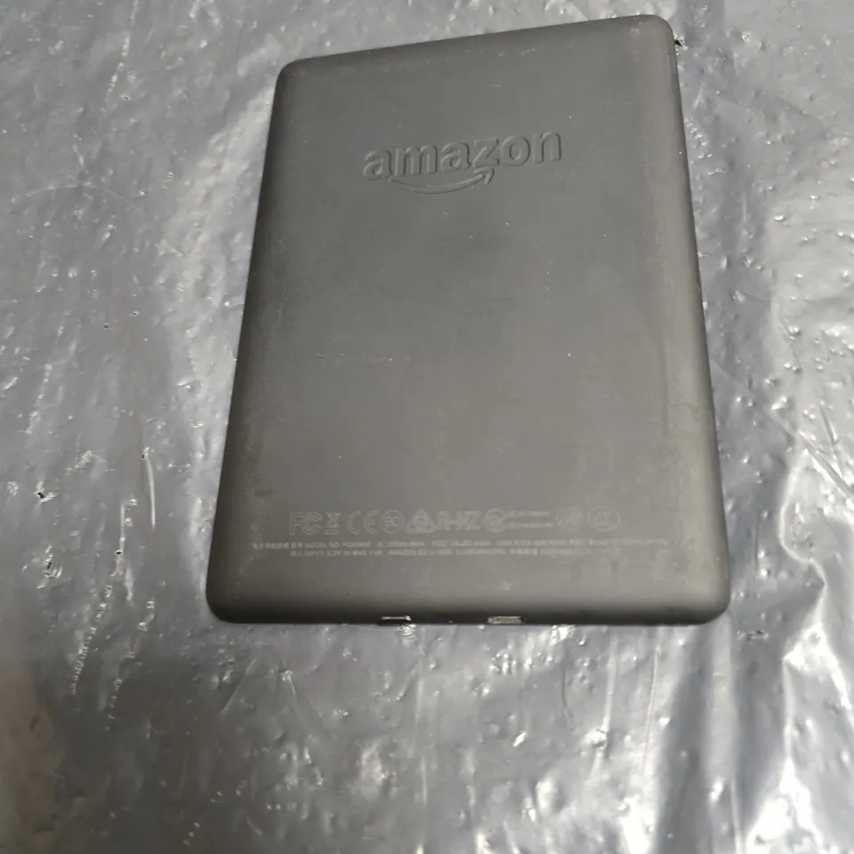 AMAZON KINDLE E-READER – BLACK