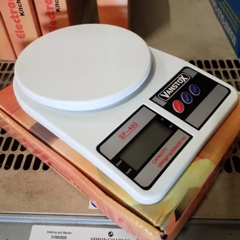 BOXED VANSTOX ELECTRONIC KITCHEN SCALE