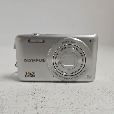 OLYMPUS VG-120 14 MEGAPIXEL DIGITAL CAMERA