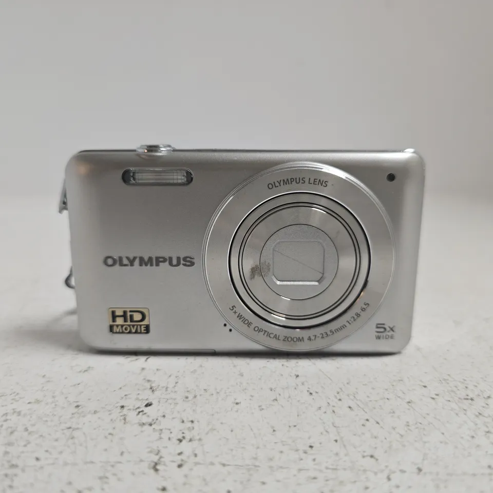 OLYMPUS VG-120 14 MEGAPIXEL DIGITAL CAMERA