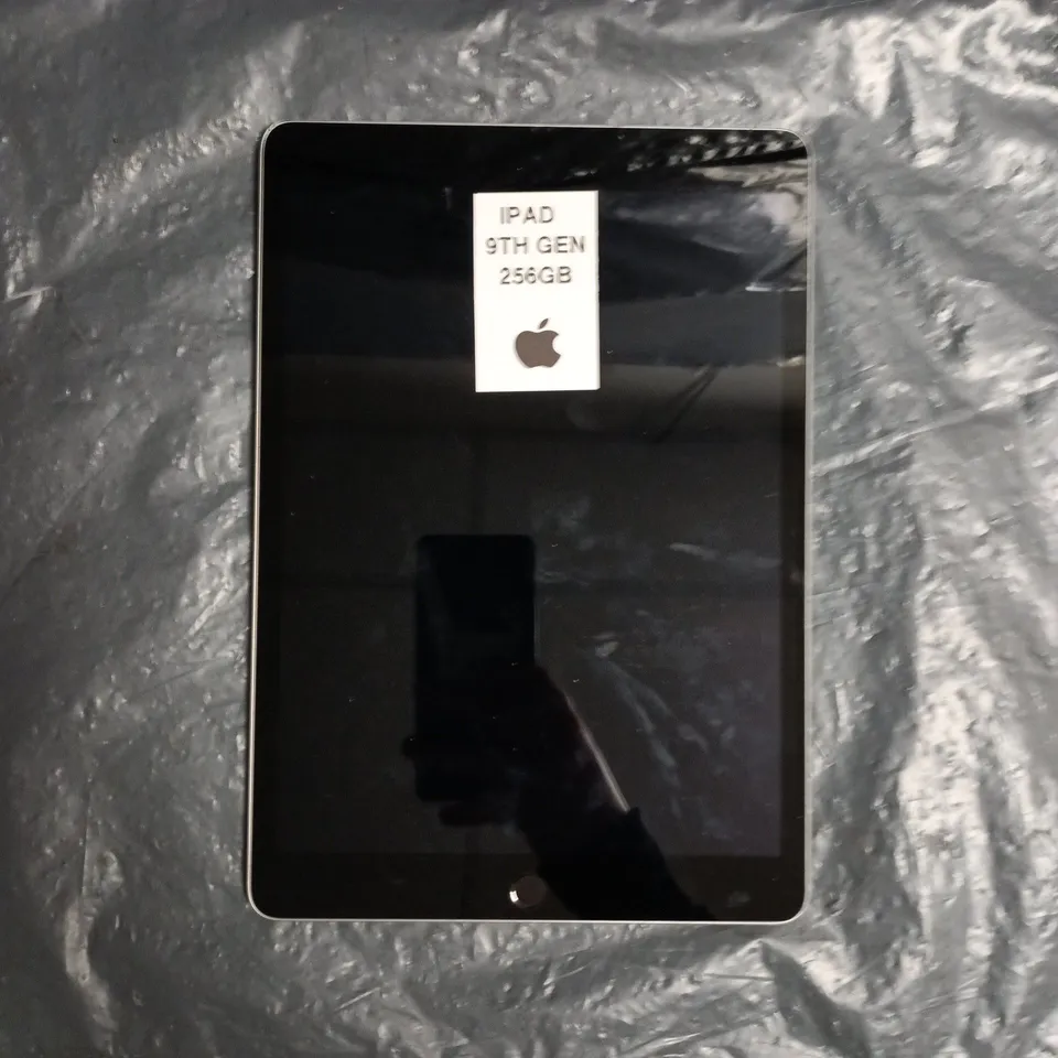 APPLE IPAD TABLET - A2602