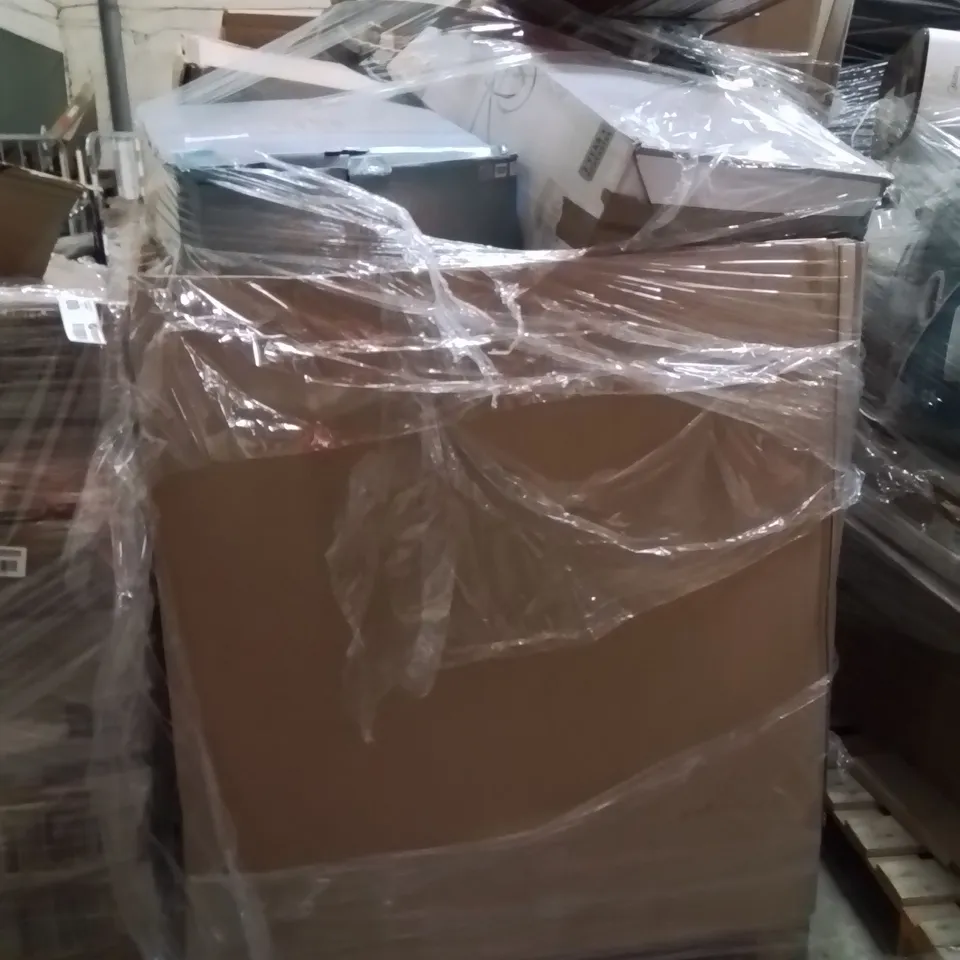 PALLET TO CONTAIN A LARGE QUANTITY OF LED LIGHTS,LIGHT FITTINGS 