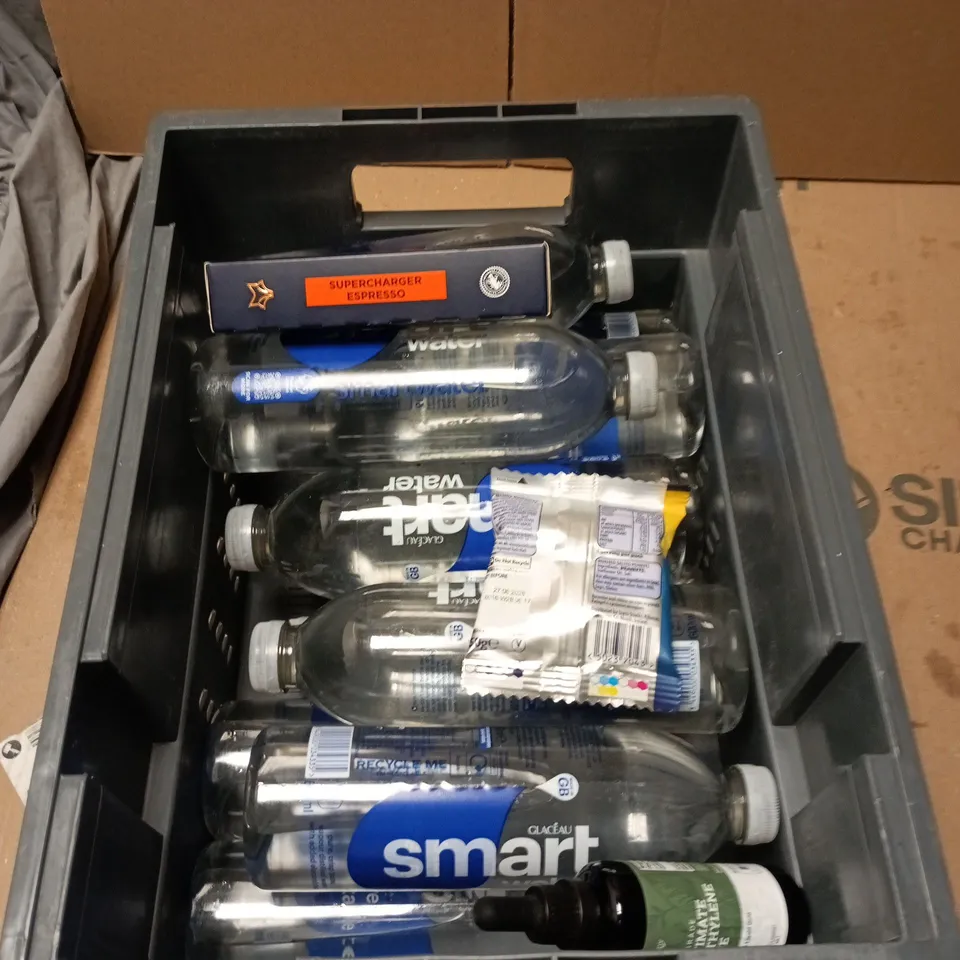 TOTE OF APPROXIMATELY 13 ASSORTED FOOD AND DRINK TO INCLUDE: SMARTWATER 600ML BOTTLES 