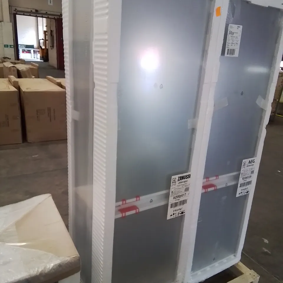 ZANUSSI SERIES 60 INTEGRATED FRIDGE FREEZER WHITE Model ZNNN18ES3 RRP £734