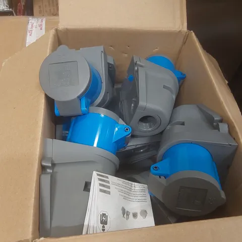 BOX CONTAINING APPROXIMATELY 10x BALS QUICK-CONNECT WALL MOUNTING SOCKETS