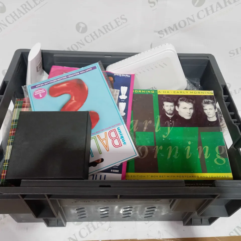 BOX TO CONTAIN APPROX 20 X ASSORTED HOUSEHOLD PRODUCTS, INCLUDES PIN/CHAINS, INTERNET PRODUCTS ETC 