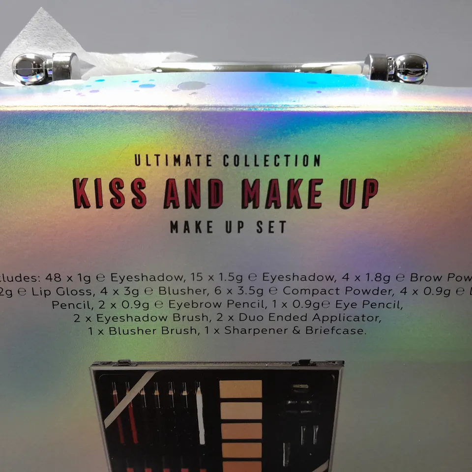 ULTIMATE COLLECTION KISS AND MAKE UP SET