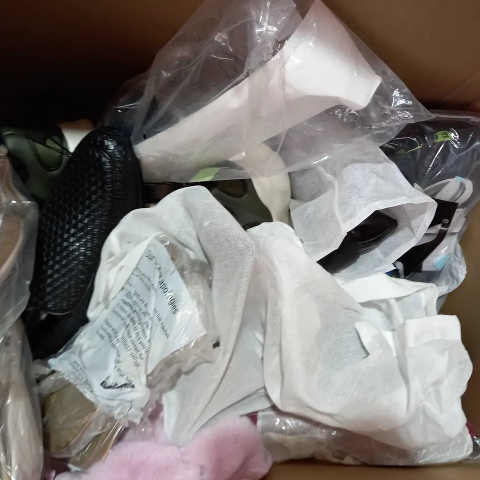 BOX OF APPROXIMATELY 15 ASSORTED PAIRS OF SHOES AND FOOTWEAR ITEMS IN VARIOUS STYLES AND SIZES TO INCLUDE RIVER ISLAND, PRIMARK, ASOS DESIGN, ETC