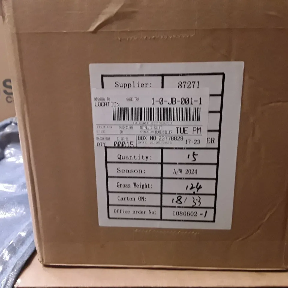 BOXED BRAND NEW JDWILLIAMS DENIM METALLIC SKIRT SIZE 20 BLUE/SILVER COLOUR APPROXIMATELY 15 PIECES