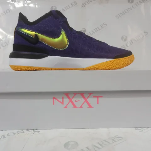 BOXED PAIR OF NIKE ZOOM LEBRON NXXT GEN SHOES IN PURPLE/METALLIC GOLD UK SIZE 7.5