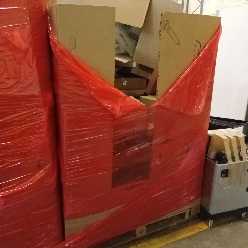 PALLET OF ASSORTED HOUSEHOLD GOODS AND PRODUCTS TO INCLUDE; BATHROOM SMART MIRROR, BATH TRAY, STEAM CLEANER ETC